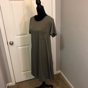 Lularoe - Medium Carly